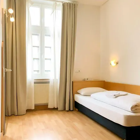 Otel Moon Düsseldorf