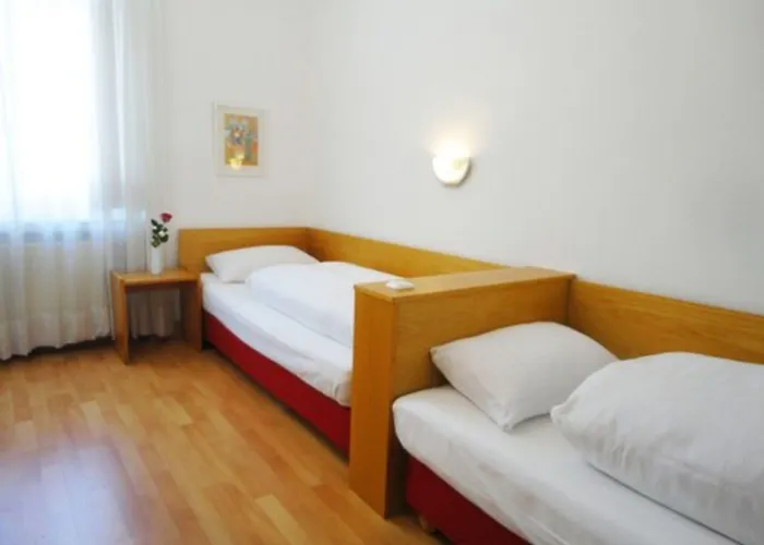 Moon Hotel Dusseldorf