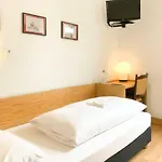 Moon Hotell 2*