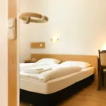 Moon Hotell