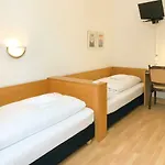 Moon 2* Düsseldorf