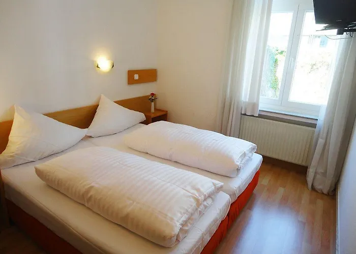 Moon Hotel 2*